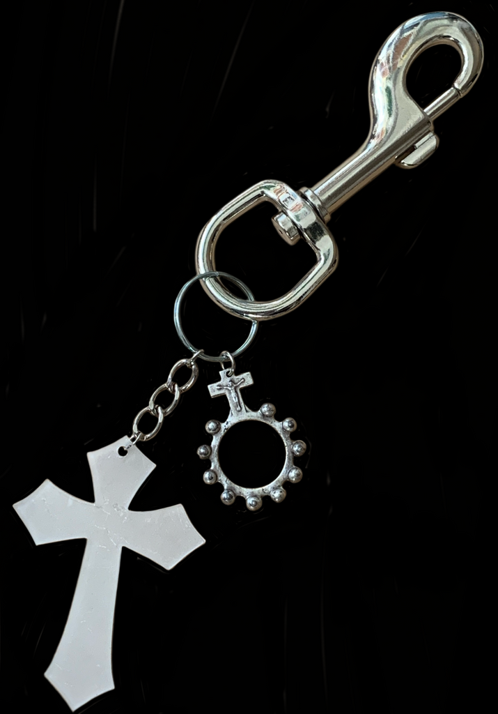 <strong>ROSARY RING & GLOWING PERSPEX CRUCIFIX LARGE KEY CLIP</strong> 12CM