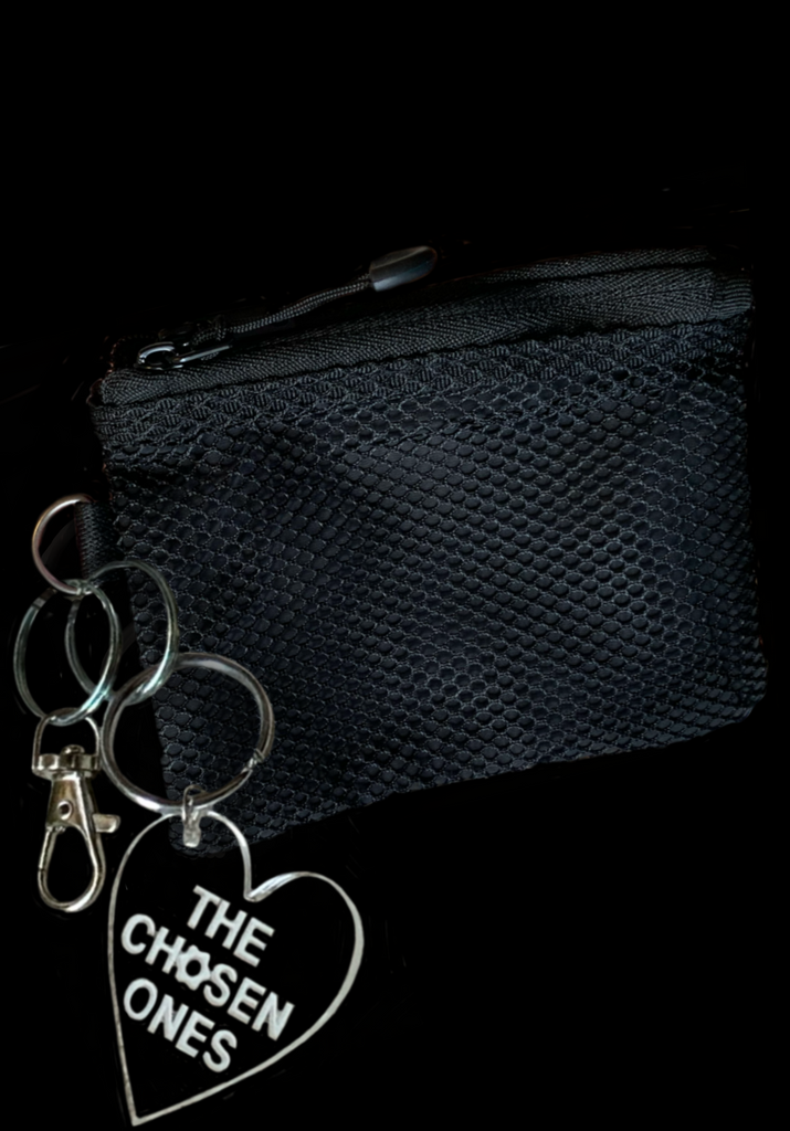 <strong>SMALL CHOSEN MESH NYLON ZIP WALLET WITH SWEETHEART KEY CLIP</strong> 15CM