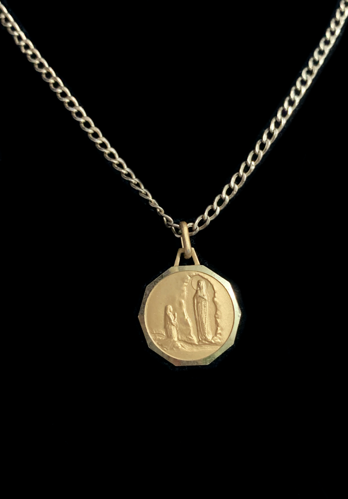 <strong>VINTAGE 9CT GOLD PLATED LADY LOURDES RELIC</strong> FRANCE
