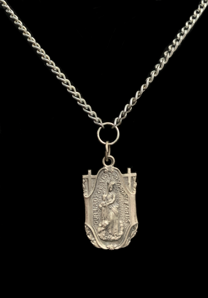 <strong>VINTAGE CREED STERLING LADY OF VICTORY PRAY FOR US NECKLACE</strong>  NEW YORK