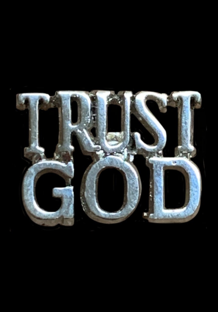 <strong>VINTAGE TRUST GOD SMALL PIN</strong>
