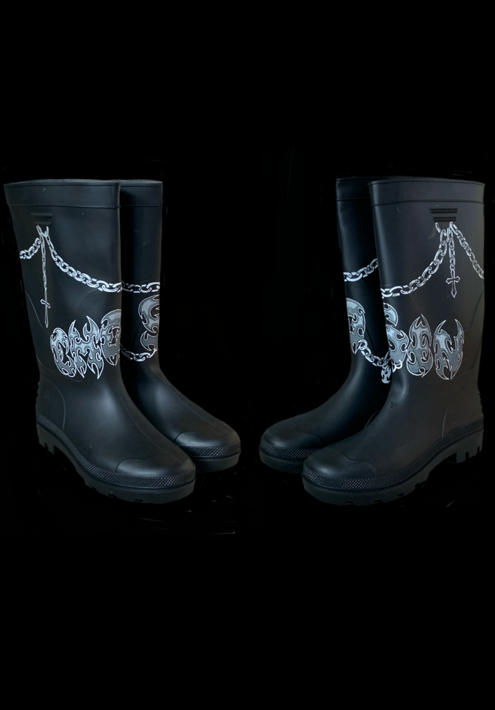 <strong>HAND PAINTED CHAIN PVC RUBBER BOOTS</strong>