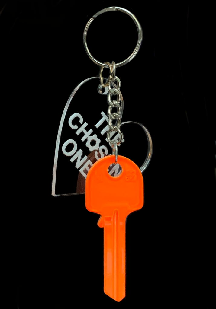 <strong>NEON ORANGE UNCUT KEY AND SWEETHEART KEYRING </strong> 12CM